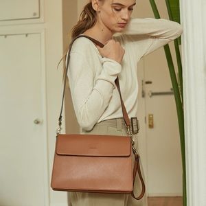 OPEN TO OFFERS Angela Roi HAMILTON SHOULDER BAG - BROWN